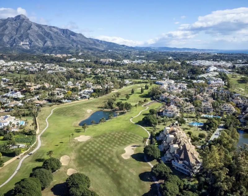 Duplex for sale in Las Brisas Country Club Nueva Andalucia