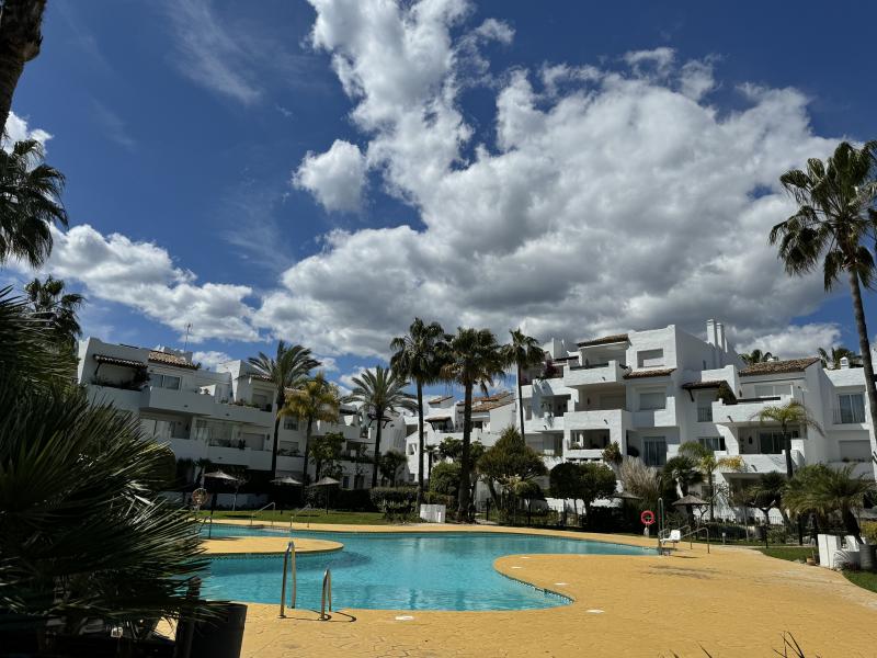 Exclusivo Piso en Venta en la Urbanización Costalita, Estepona - Nueva Milla de Oro