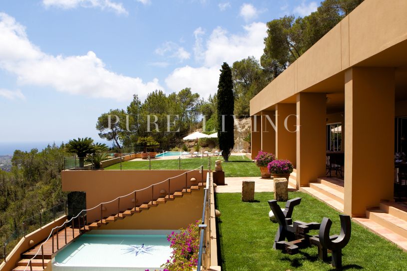 Superbe villa de 9 chambres avec vue sur la mer et piscine près de la ville d'Ibiza