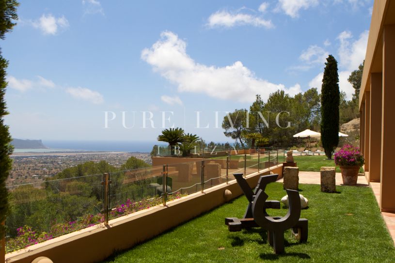 Superbe villa de 9 chambres avec vue sur la mer et piscine près de la ville d'Ibiza