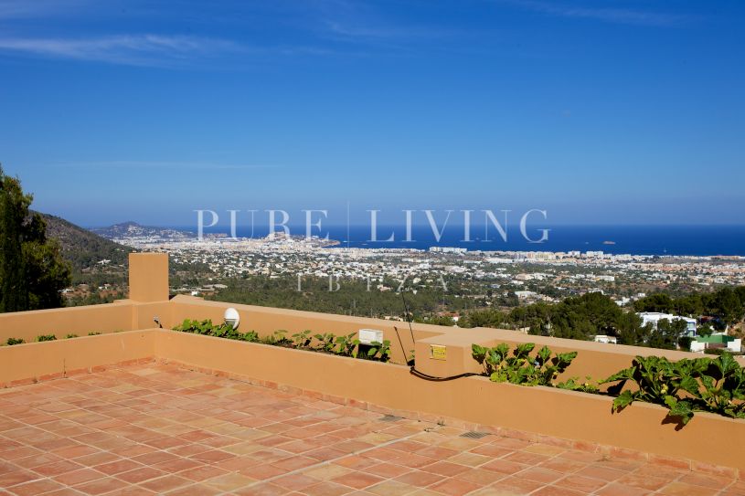 Superbe villa de 9 chambres avec vue sur la mer et piscine près de la ville d'Ibiza
