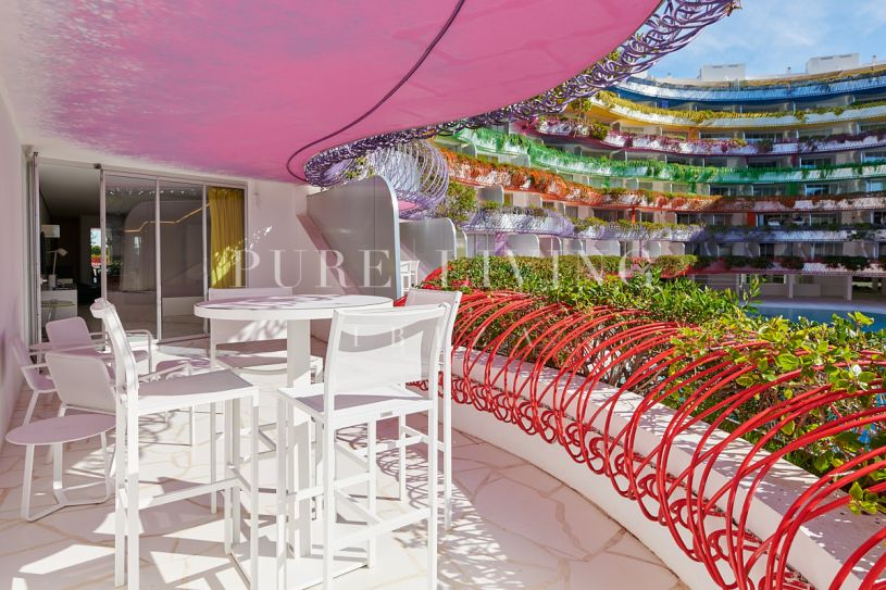 Appartement unique conçu par Jean Nouvel à Ibiza avec une vue panoramique à couper le souffle