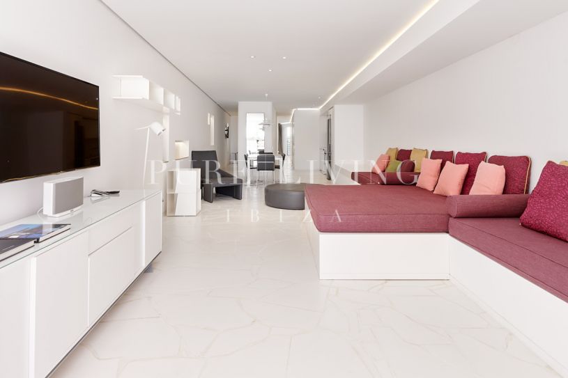 Appartement unique conçu par Jean Nouvel à Ibiza avec une vue panoramique à couper le souffle