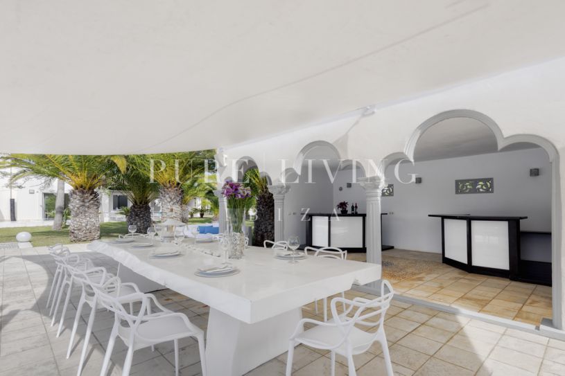 Magnifique maison de 4 chambres avec vue sur la mer, piscine et court de tennis à Cala Jondal