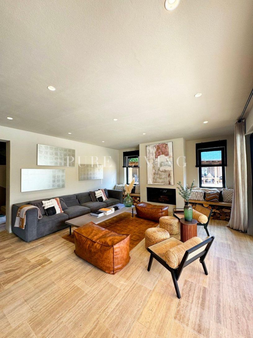 Villa for sale in Santa Eulalia del Río