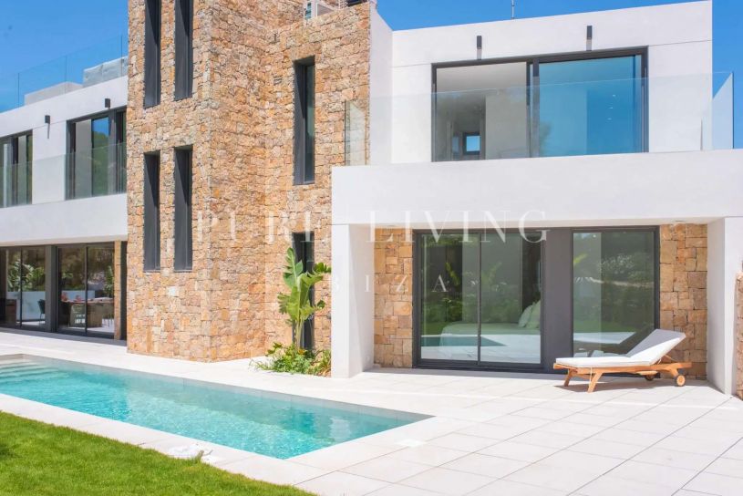 New Luxury Villa in Roca Llisa with Sea Views, Pool, and Close to Golf and Beaches