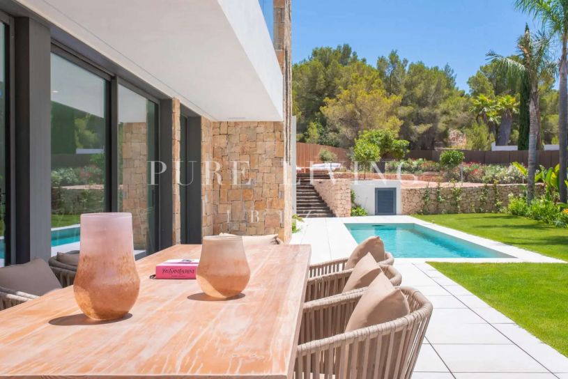 New Luxury Villa in Roca Llisa with Sea Views, Pool, and Close to Golf and Beaches