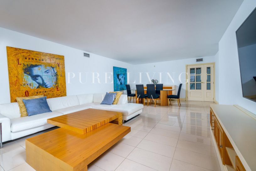 Penthouse spectaculaire en bord de mer avec terrasse privée sur le toit