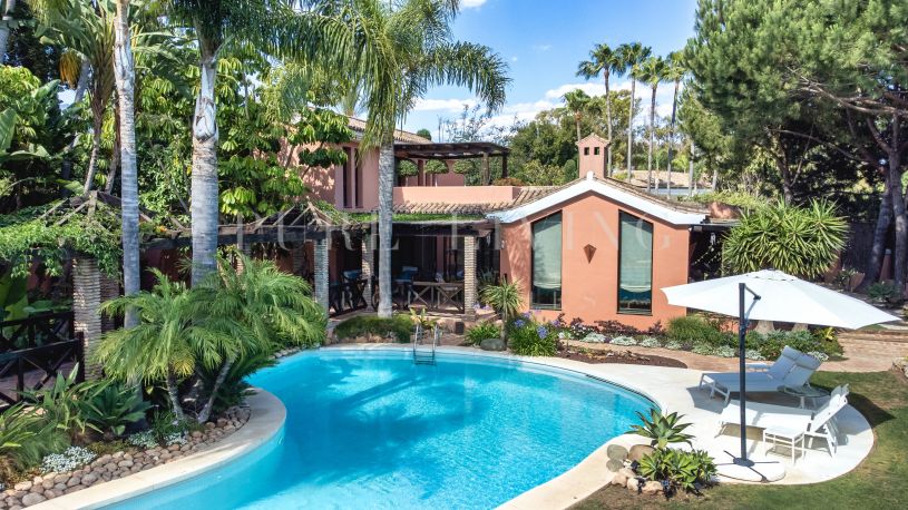 Unique style Villa near the beach in the exclusive area of Los Verdiales Puente Romano, Marbella