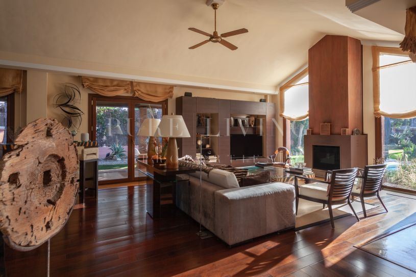 Unique style Villa near the beach in the exclusive area of Los Verdiales Puente Romano, Marbella