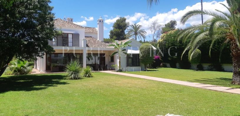 Preciosa Villa de lujo cerca del mar en Guadalmina Baja, Marbella
