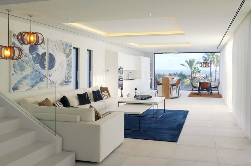 Luxury villa complex in La Alqueria, Benahavis