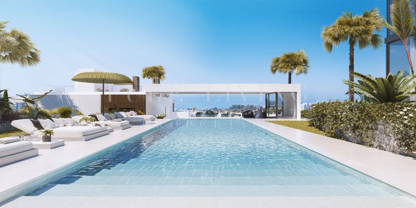 New development of townhouses in a privileged area in Marbella East