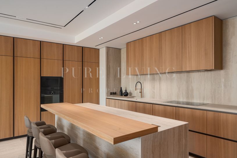 Ultra-Luxury Beachfront Living in Estepona