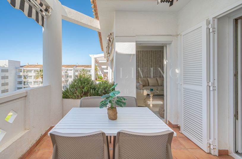 Lovely apartment with private terrace and open views in Playa Rocio, Marbella Puerto Banus
