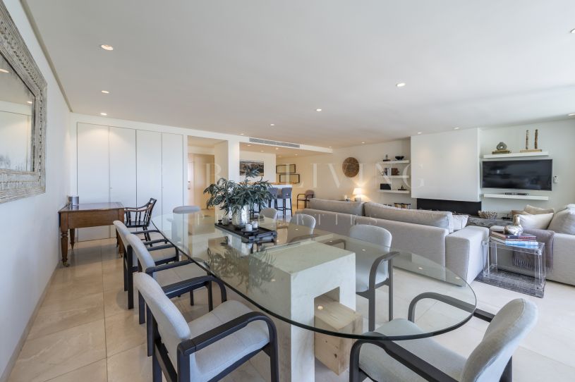 Exclusive penthouse duplex in Marina Puente Romano, Marbella Golden Mile