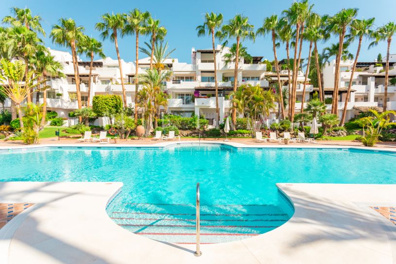 Exclusive penthouse duplex in Marina Puente Romano, Marbella Golden Mile