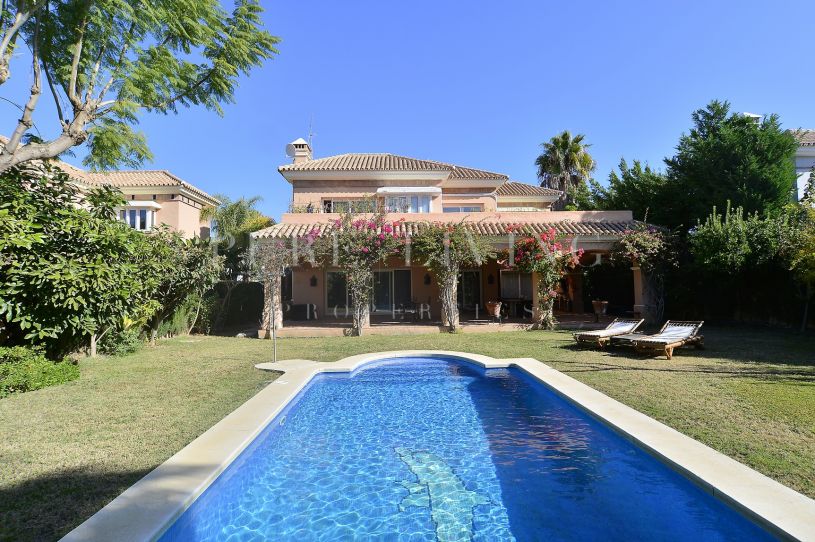 Villa te koop in Supermanzana H, Nueva Andalucia