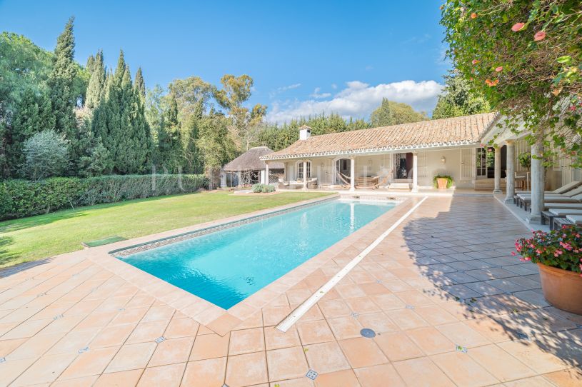 Hermosa Villa de cinco dormitorios en las montañas de Benahavis