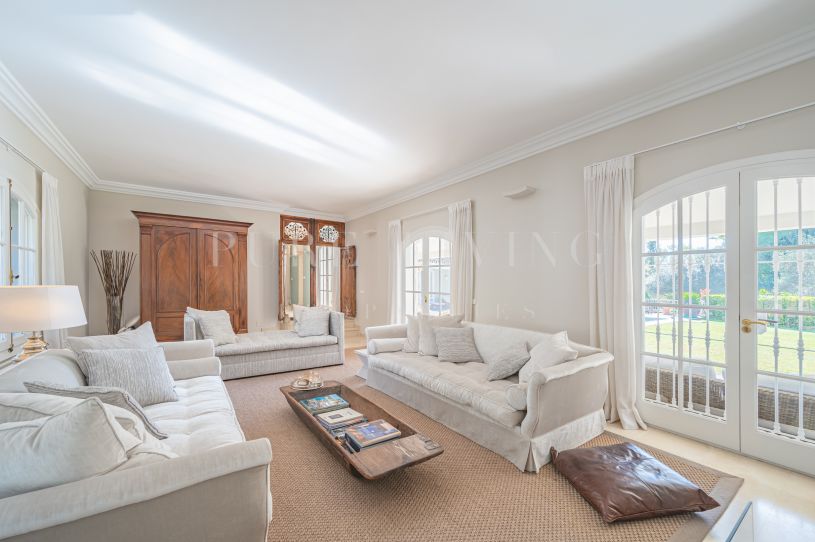 Hermosa Villa de cinco dormitorios en las montañas de Benahavis