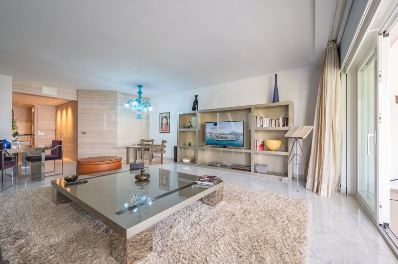 Apartamento en planta baja elevada en Puente Romano