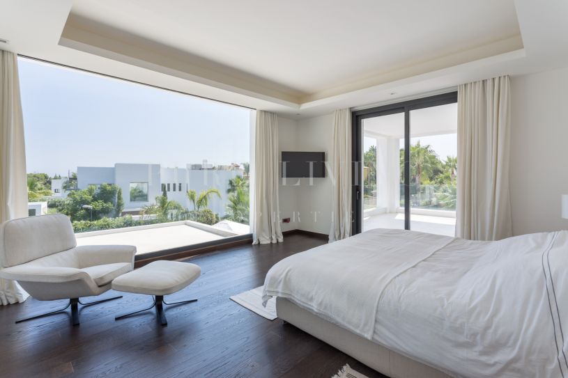 Villa de style moderne avec vue spectaculaire à Altos de Puente Romano