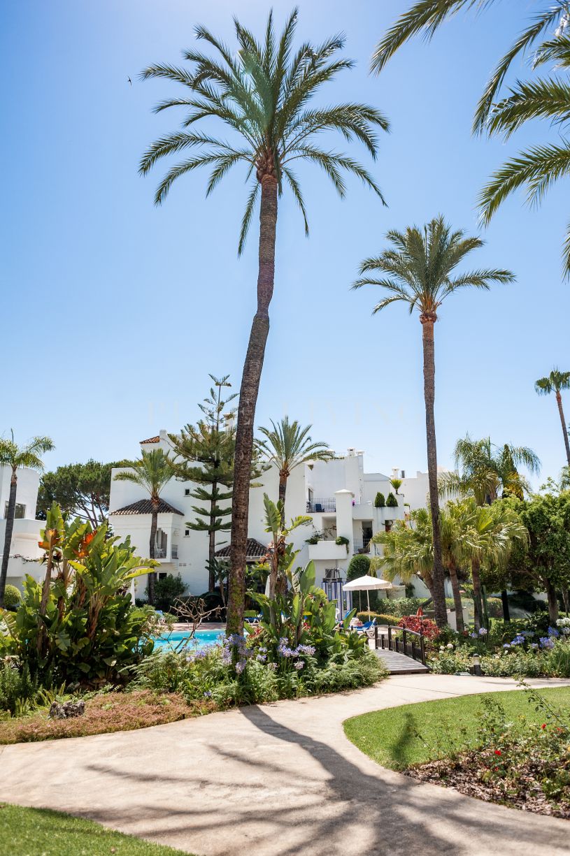 Elegante apartamento en planta baja en Alhambra del Mar