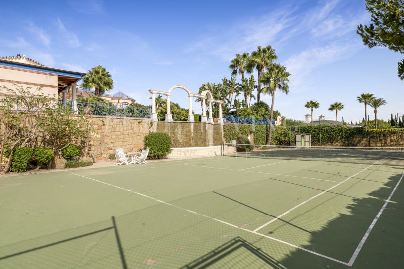 Impressive mansion in Aloha, Nueva Andalucia