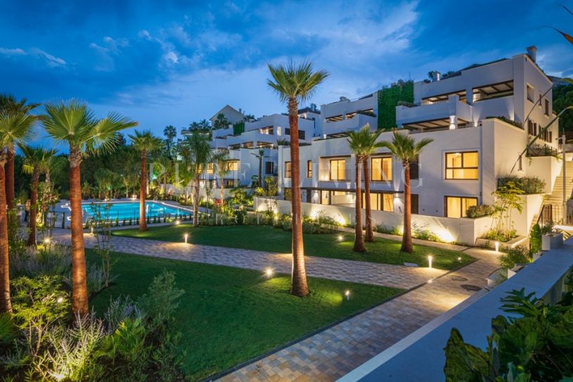 Superbe duplex penthouse de trois chambres à Lomas del Rey, Marbella Golden Mile