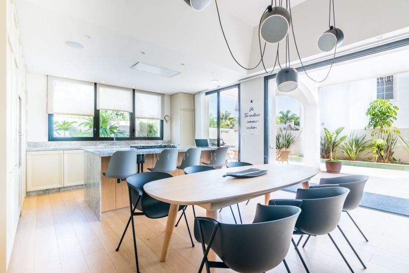 Luxury beach house Villa recently built in Marbella Golden Mile