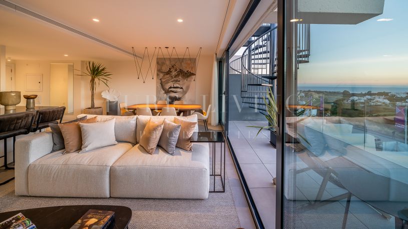 Precioso apartamento con vistas panorámicas al mar en La Resina Golf, Estepona