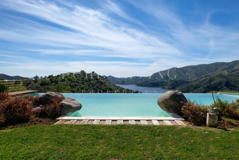 Increíble Villa con espectaculares vistas sobre el lago de Istán