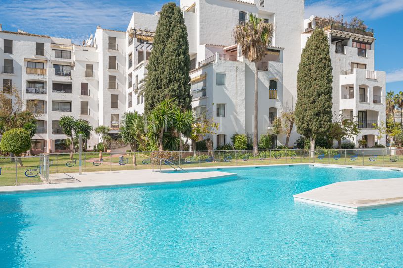 Two bedrooms apartment in the heart of Puerto Banús