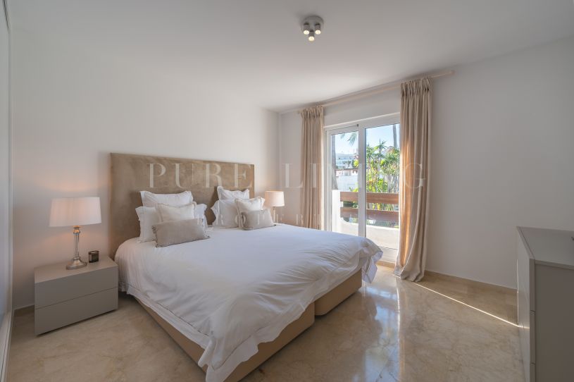 Mooi herenhuis naast het strand in Guadalvillas, Guadalmina Baja