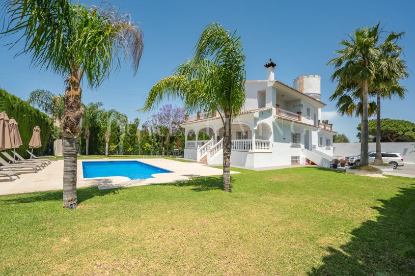 Superbe villa moderne classique à cinq minutes de Puerto Banús