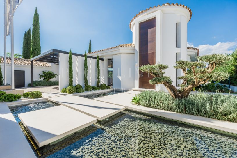 Excepcional Villa de diseño junto al golf en Nueva Andalucía