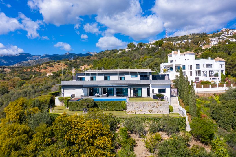 Increíble Villa con vistas panorámicas en Altos de Los Monteros, Marbella