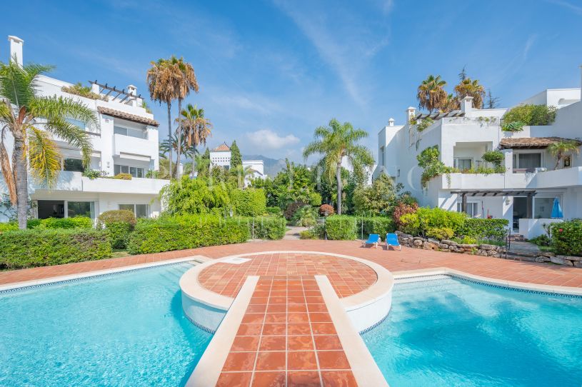Twee-slaapkamer appartement dichtbij het strand in Alhambra del Mar, Marbella