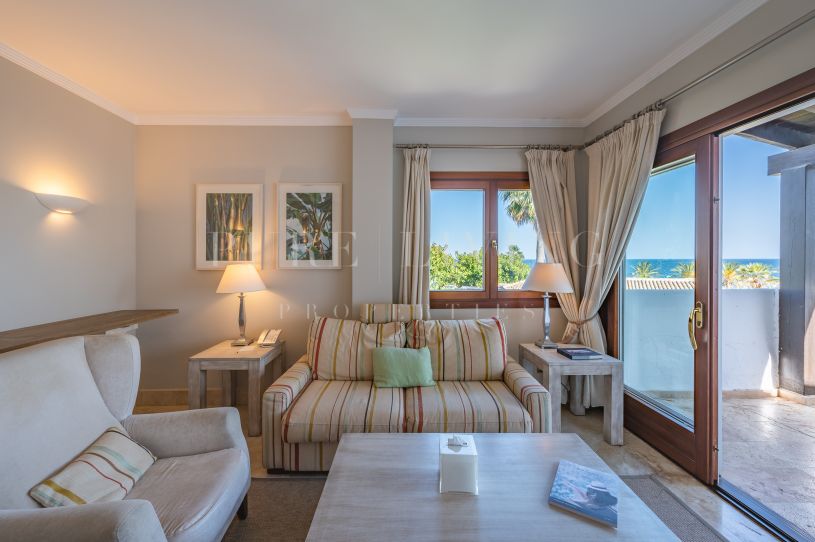 Ático de un dormitorio en Puente Romano Hotel con vistas al mar