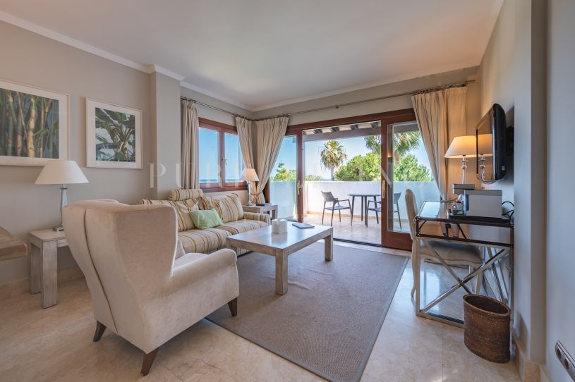 Ático de un dormitorio en Puente Romano Hotel con vistas al mar