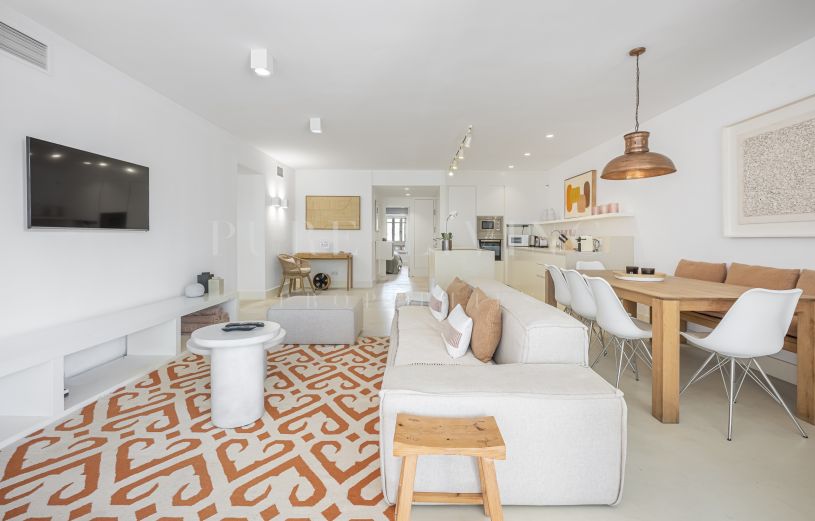 Bright and modern three bedroom ground-floor apartment in Puente Romano
