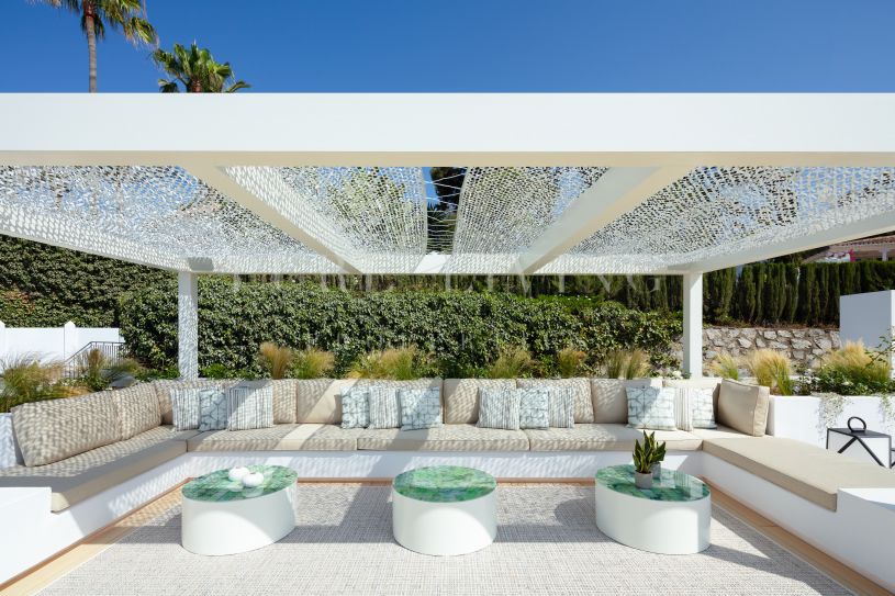 Villa de lujo frente al mar en Puente Romano