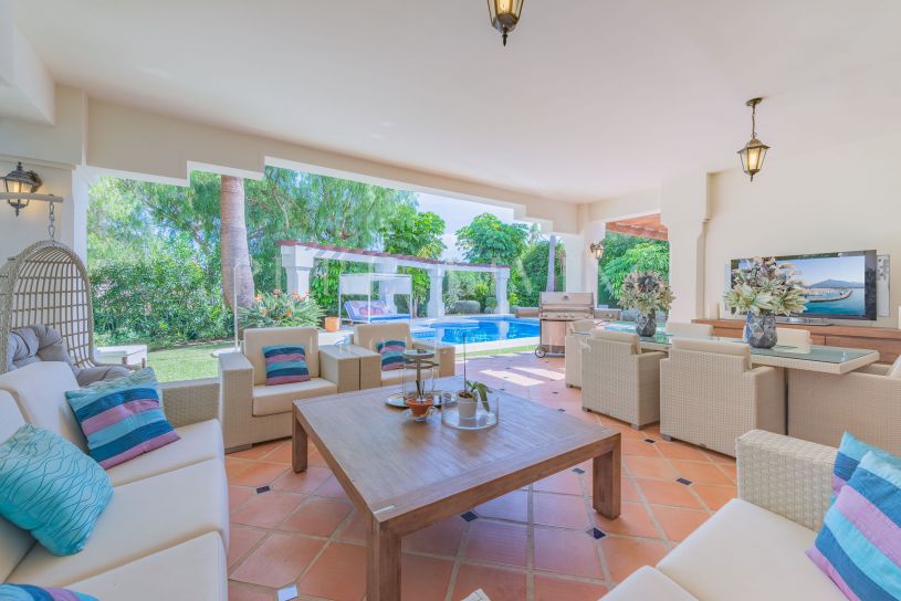 Villa te koop in Las Brisas, Nueva Andalucia