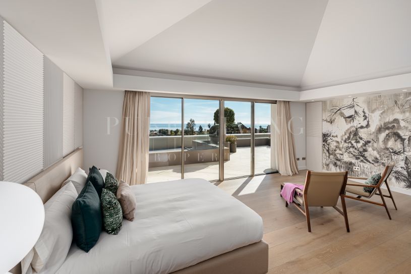 Villa met panoramisch uitzicht op de bergen en de zee te koop aan de Golden Mile van Marbella.