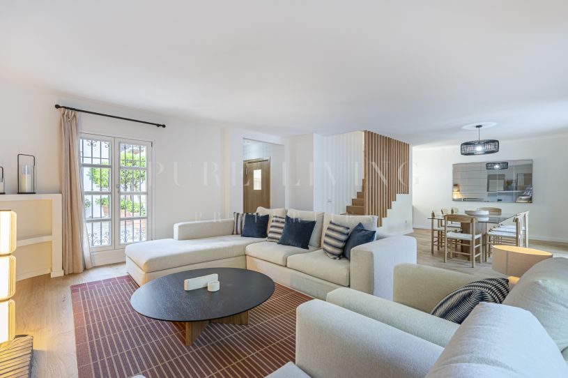 Discover Modern Elegance With This Three Bedroom Townhouse Located In The Heart Of La Virginia.