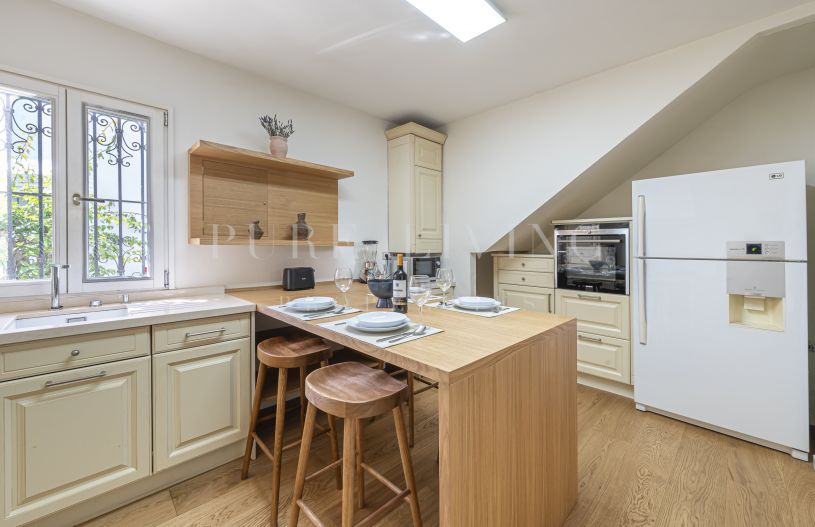 Discover Modern Elegance With This Three Bedroom Townhouse Located In The Heart Of La Virginia.