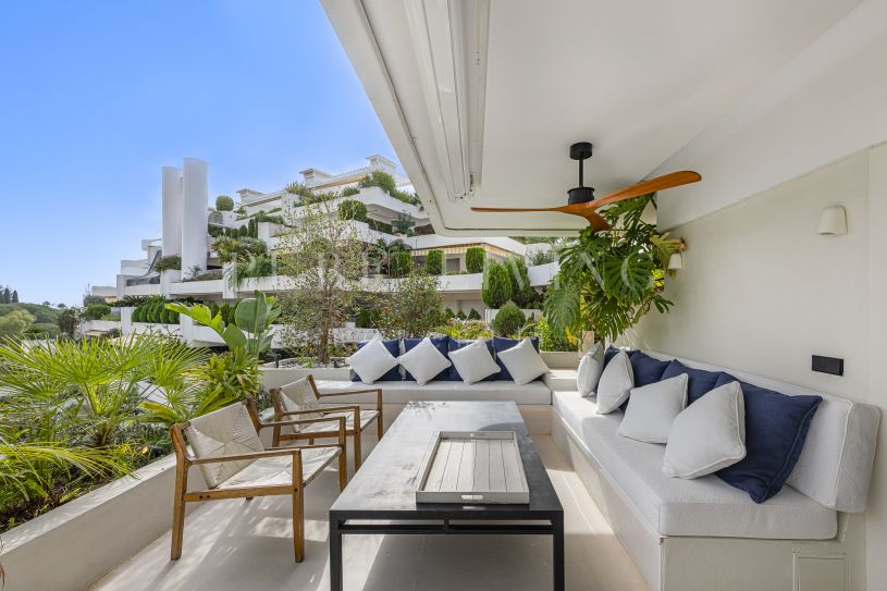 Espectacular apartamento de tres dormitorios en Las Terrazas de Las Lomas del Marbella Club