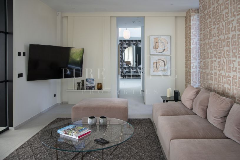 Impresionante Villa de 8 dormitorios con vistas panorámicas en La Panera, Nueva Milla de Oro