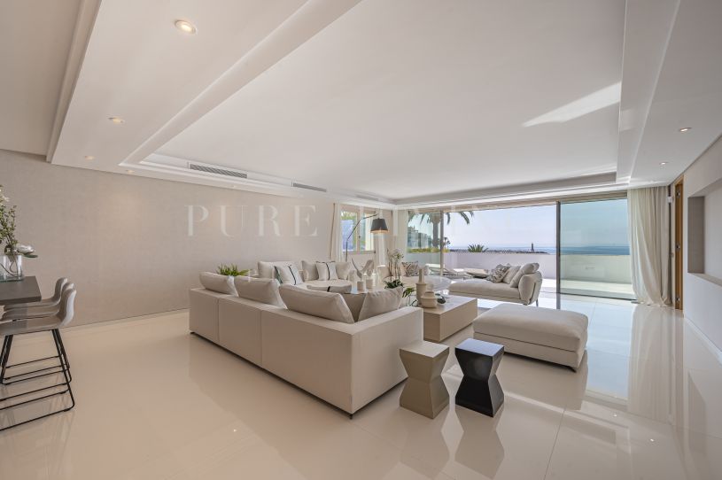 Exquisite Frontline Beach Apartment in Gray D'Albión with Sea Views and Premium Amenities