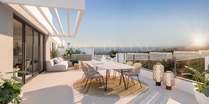 Stunning apartment with breathtaking sea views, located in Altos de Los Monteros